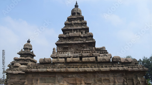 Tableau sur toile Bhima Ratha, a monolithic structure and part of the Pancha Rathas complex at Mahabalipuram, Tamil Nadu, India