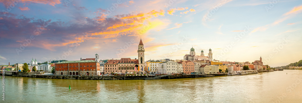 Fototapeta premium Altstadt, Passau, Bayern, Deutschland 
