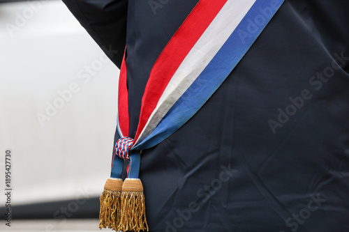 Bild auf Leinwand Une écharpe tricolores d'un député français .