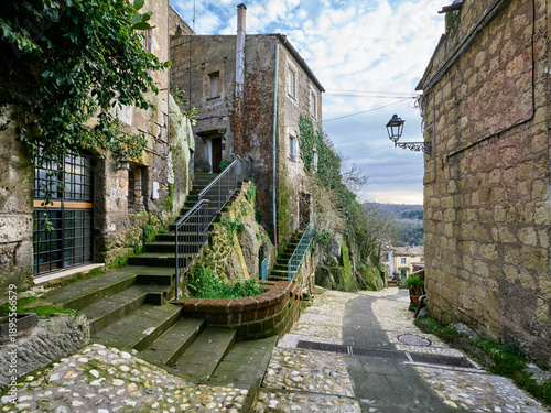 Fotografie Calcata (Viterbo) : un borso sospeso nel tempo