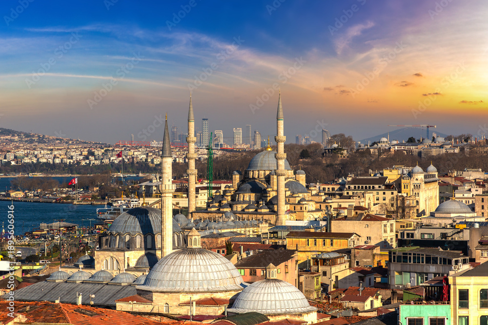 Fototapeta premium Panoramic view of Istanbul
