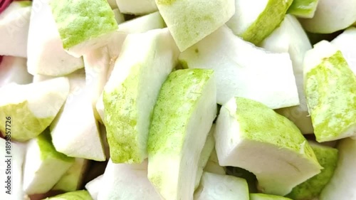 Sliced ​​guava, a refreshing tropical fruit, is perfect as a snack.