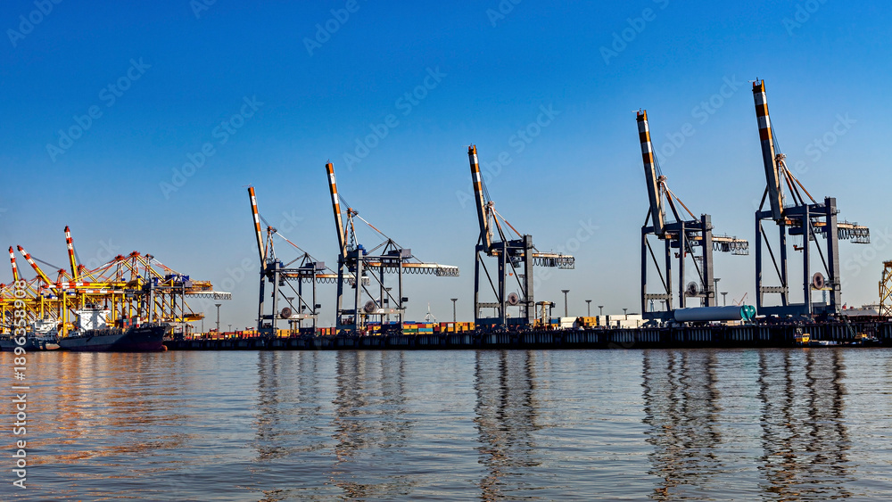 Fototapeta premium The cranes of the Port of Bremen