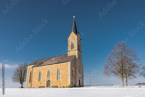 Bischwinder Kapelle im Steigerwald in Deutschalnd im Winter