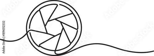 a-minimalist-line-drawing-of-a-camera-ap_4kRhsxk7QPmaseaeBAPn0g_Oy5B7nphRKyC5mnpdhe-Ew_traced