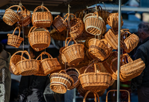 Cuadro en lienzo Hand woven wicker baskets for sale at a farmers market in Bern, Switzerland