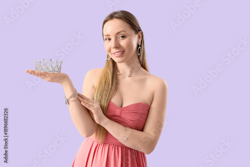 Beautiful young woman in pr...