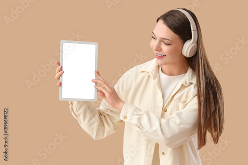 Beautiful young woman in he...