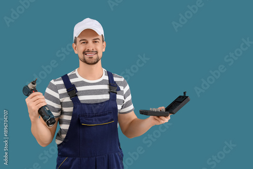 Male technician with electr...