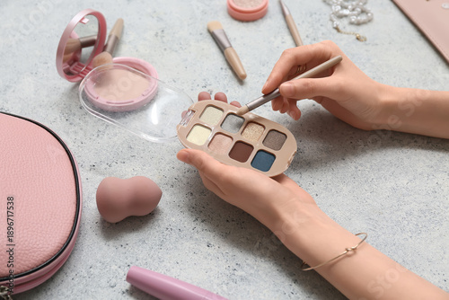 Female hands with palette o...
