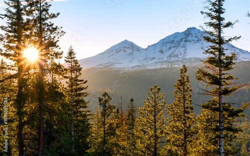 Tablou pe pânză Sunset over the Three Sisters Mountains in the Cascades in Central Oregon