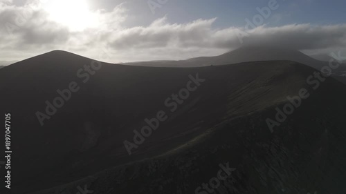 Lanzarote_Tiagua_La_Vegueta_Volcanes_Montañas_verdes_Tinajo_Muñique_Islas_Canarias_Invierno_humedo