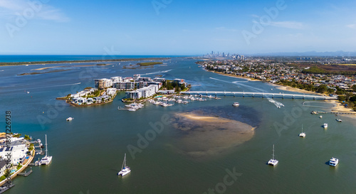 Fotografie Aerial view of Ephraim Island and Broadwater on the Gold Coast, Australia