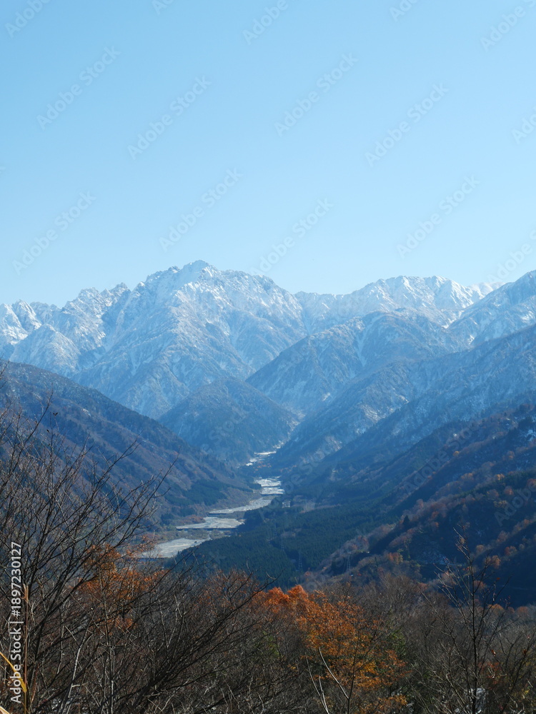 Obraz premium mountains in the mountains