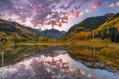 Cuadro en lienzo Sunset clouds reflecting in pond in Telluride Colorado during the fall