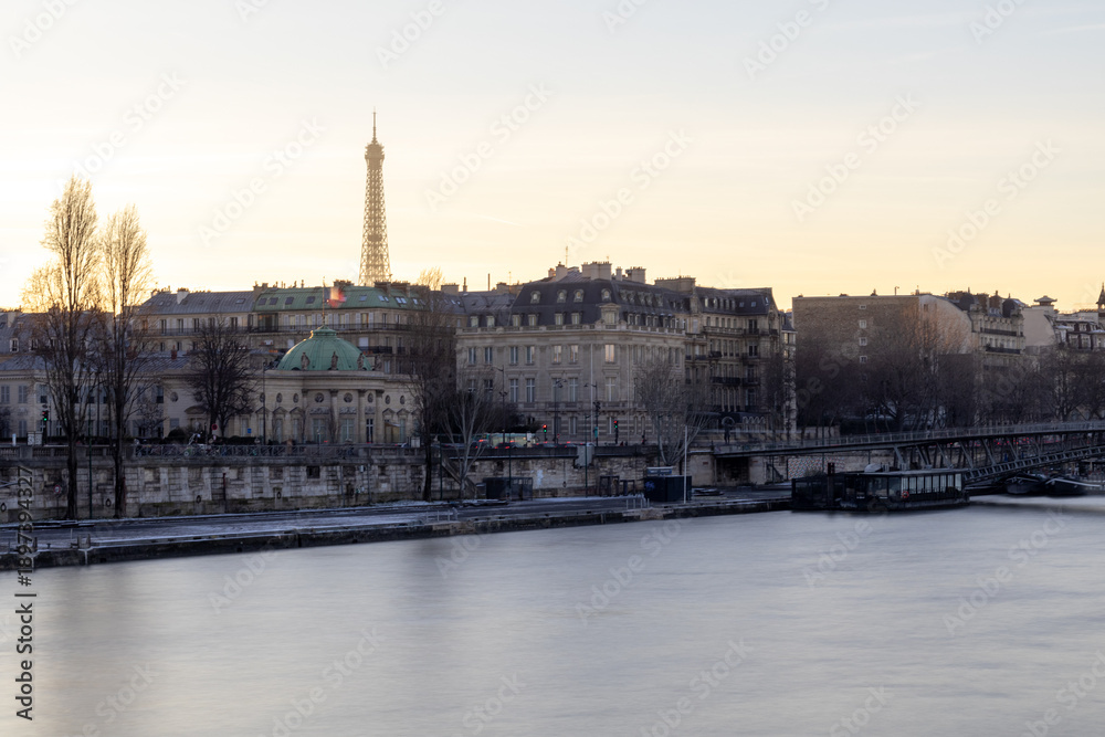 Obraz premium view of the river and the city