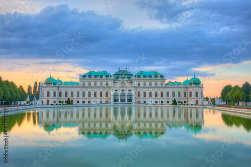 Tablou pe pânză Belvedere Palace in Vienna, Austria