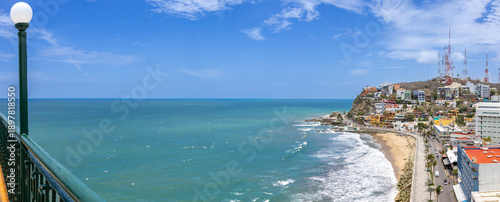 Foto Panoramic view of scenic Mazatlan sea promenade and waterfront El Malecon with o
