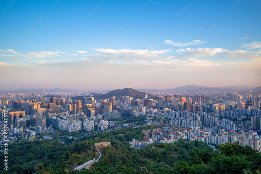 Obraz premium panoramic, tourist attractions in the city park of seoul City, Asia business concept image, panoramic modern cityscape building in korea. The most beautiful Viewpoint seoul city,south korea.
