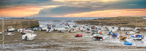 Panel kuchenny z motywem Carnac in Brittany, near the gulf of Morbihan, traditional harbor and beach, stormy weather 