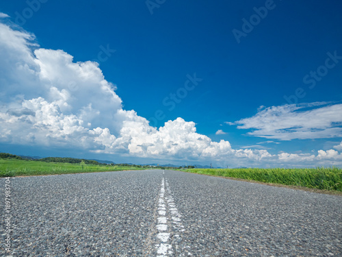 田舎の夏と入道雲