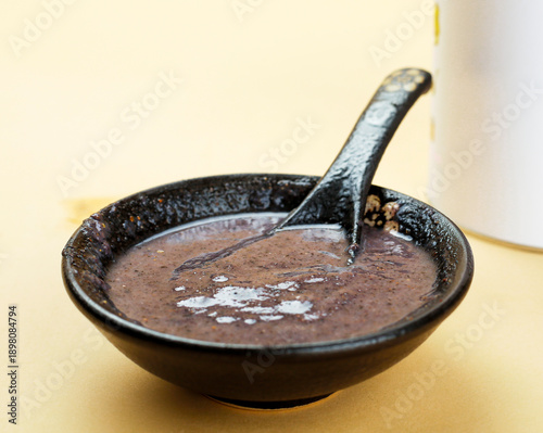 Quadro su tela Black sesame paste