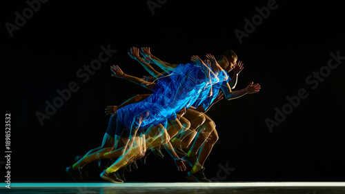 Quadro su tela Stroboscopic sprint phase with layered runner silhouettes on black background