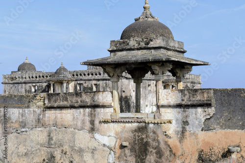 Quadro em tela historic stone pavilion with dome and parapet walls inside the weathered fort co