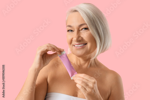 Mature woman with collagen ...