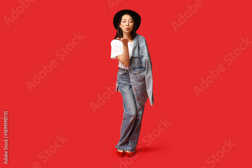 Beautiful young Asian woman...