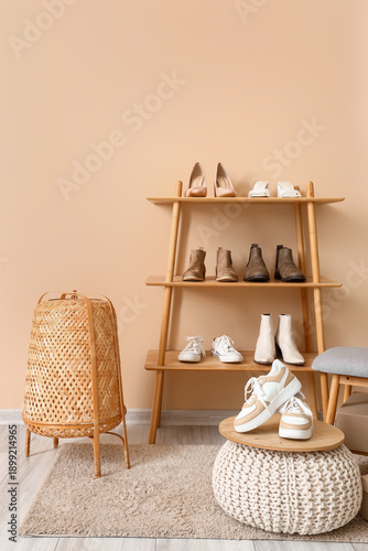Shelving unit with differen...