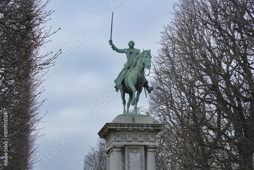 фотографія equestrian statue of the Marquis de La Fayette