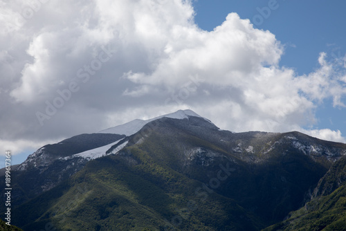 Monte Catria a inizio inverno