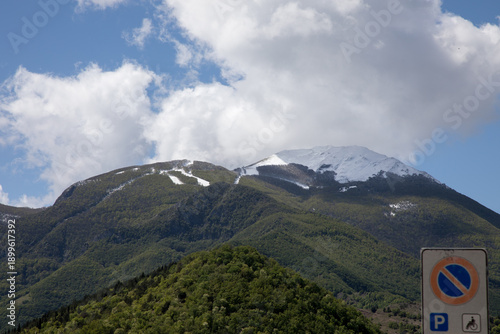 Monte Catria a inizio inverno