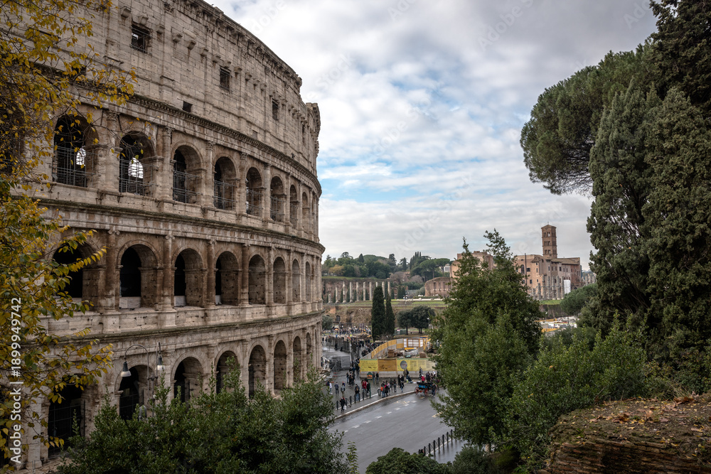 Fototapeta premium The famous amphitheatre The Colosseum in the city of Rome, Italy