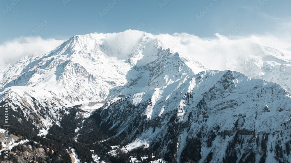 Obraz premium Snow-covered Alpine mountains near the Swiss city