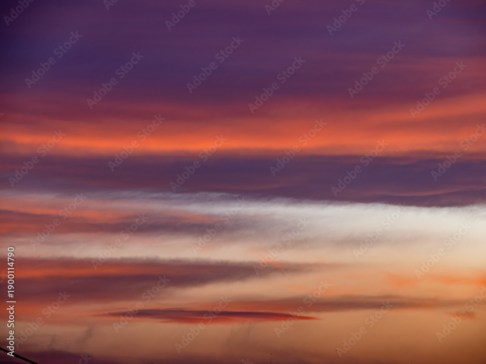 Obraz premium Bunter Abendhimmel nach Sonnenuntergang
