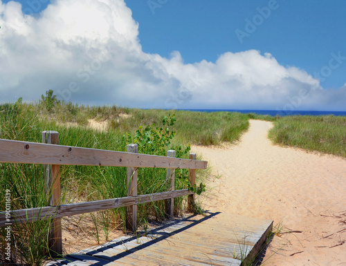 Φωτογραφία Trails to St. Joseph Lighthouse and Horizon