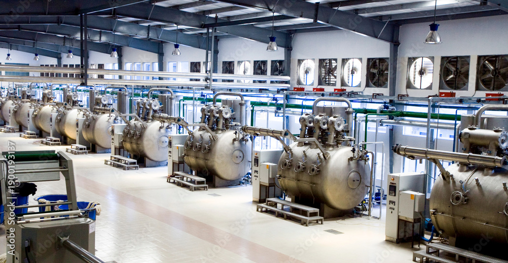 Ταπετσαρία Industrial Textile Dyeing Machines in Row, Large Stainless Steel Pressure Vessel
