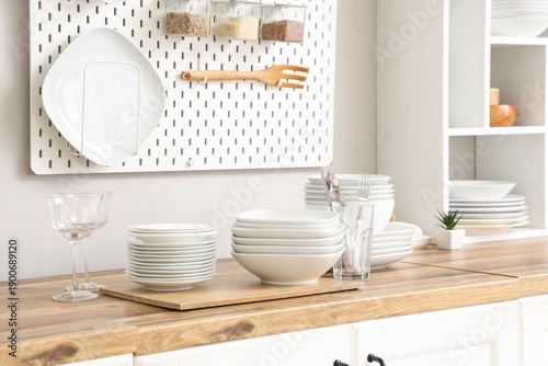 Plates, bowls and glasses o...