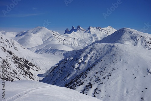 Les Alpes - Les Aiguilles d'Arves vue depuis Auris-en-Oisans