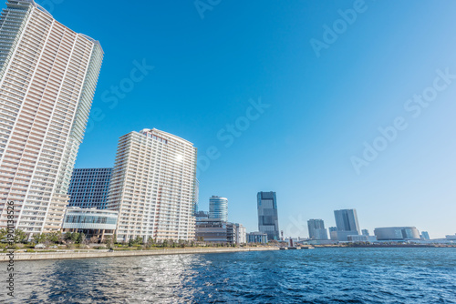 東京のベイエリアに建つ高層マンション群