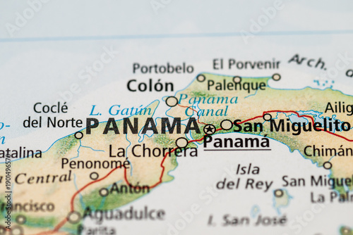Tableau sur toile Detailed map of Panama isthmus showing Panama Canal region.