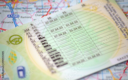 Foto Back of provisional licence on British map. Macro image.