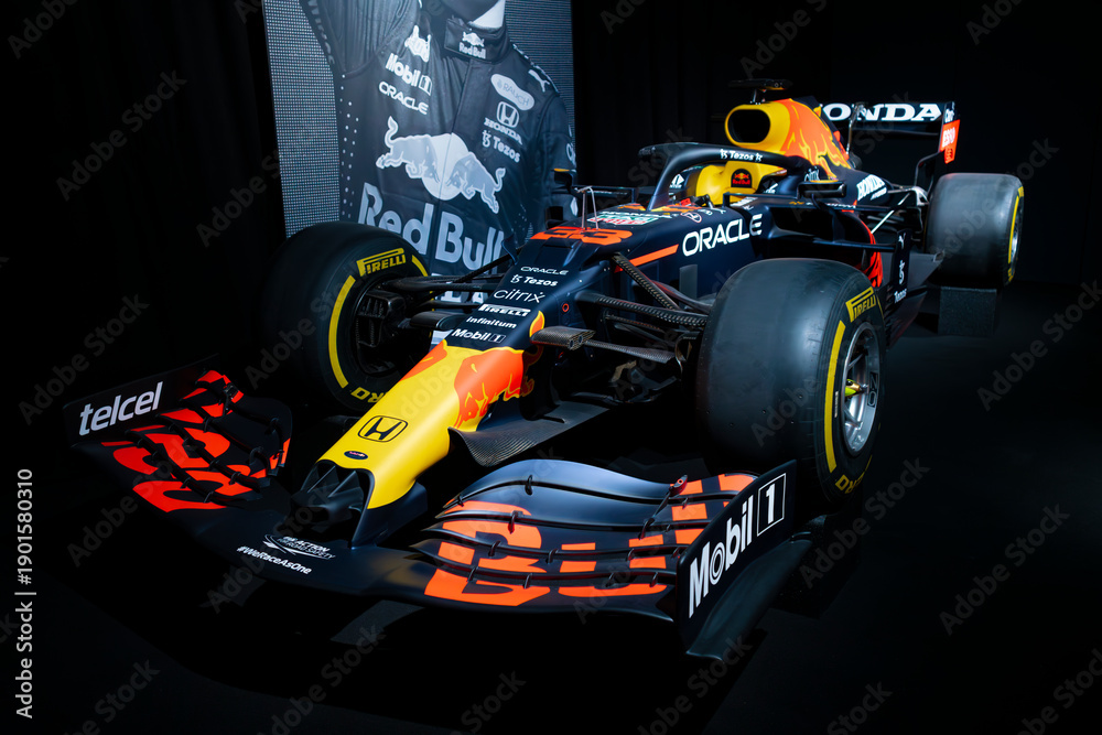 Fototapeta premium Max Verstappen’s 2021 Red Bull Racing RB16B F1 Race Car
