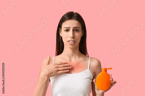 Allergic young woman with r...