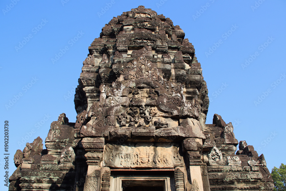 Obraz premium ruined ancient hindu and buddhist khmer temple (banteay samre) in angkor in siem reap in cambodia 