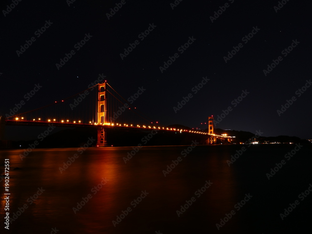 Fototapeta premium Golden Gate bridge from a far at night