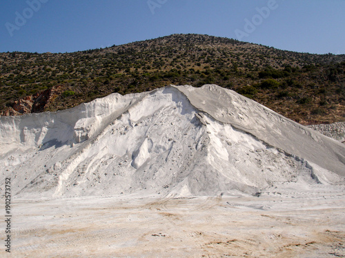 Valokuva Large mound of white crushed limestone aggregate in an industrial quarry
