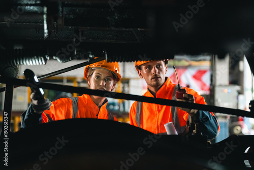 Engineers planning team wor...